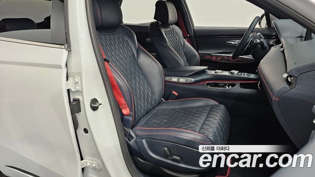 Genesis GV70 2021 — photo 16