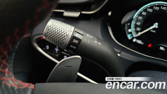 Genesis GV70 2021 — photo 30