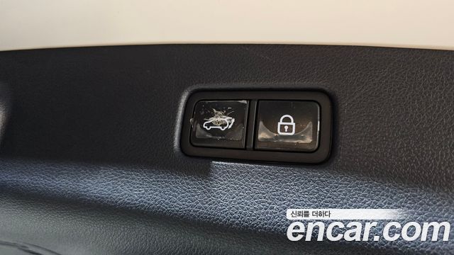 Genesis GV70 2021 — photo 33