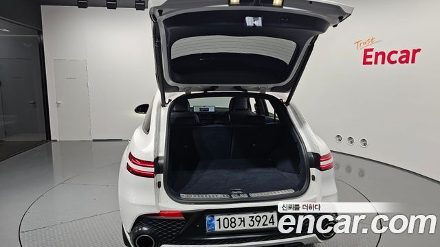 Genesis GV70 2021 — photo 34