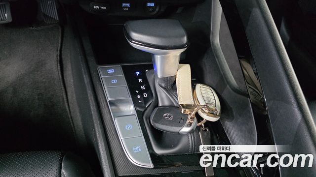 Hyundai AVANTE 2021 — photo 12