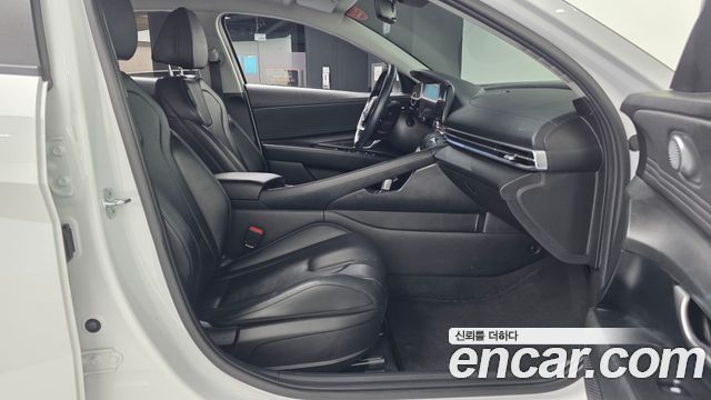 Hyundai AVANTE 2021 — photo 17