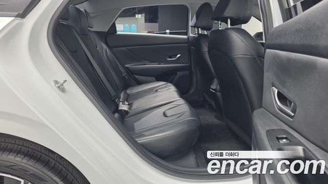 Hyundai AVANTE 2021 — photo 18