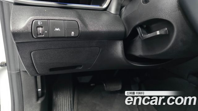 Hyundai AVANTE 2021 — photo 24