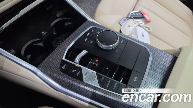 BMW 3-Series 2023 — photo 12