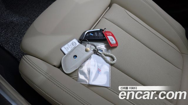 BMW 3-Series 2023 — photo 21