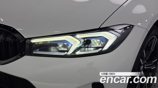 BMW 3-Series 2023 — photo 8