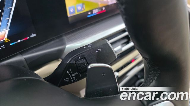 BMW 3-Series 2023 — photo 28