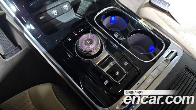 Kia Canival 2023 — photo 12