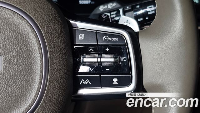 Kia Canival 2023 — photo 25