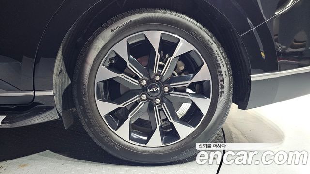 Kia Canival 2023 — photo 7