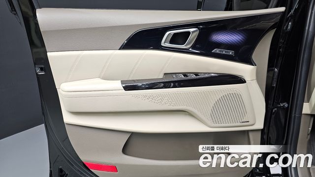 Kia Canival 2023 — photo 14