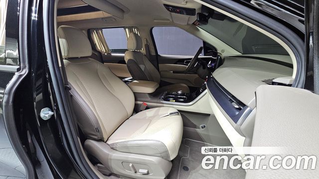 Kia Canival 2023 — photo 16