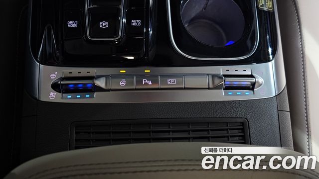 Kia Canival 2023 — photo 34