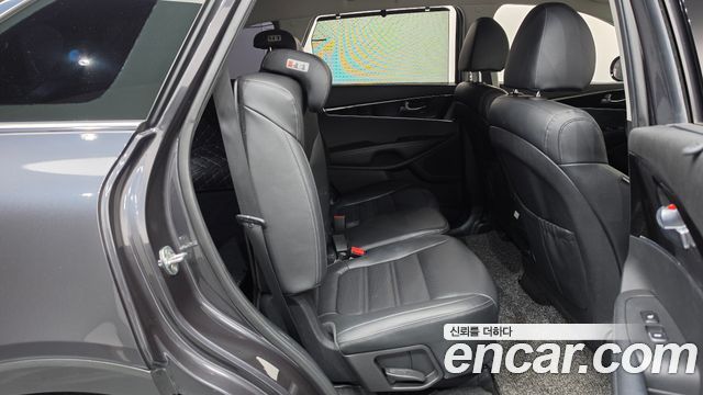 Kia Sorento 2019 — photo 17