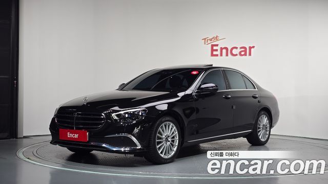 Mercedes-Benz E-Class 2022 — photo 1