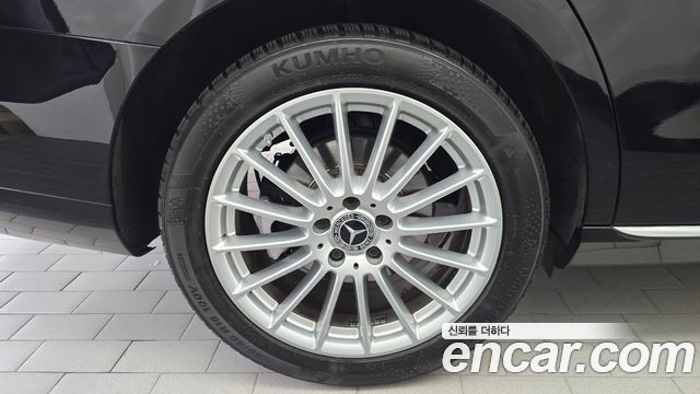 Mercedes-Benz E-Class 2022 — photo 5
