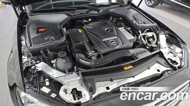 Mercedes-Benz E-Class 2022 — photo 6
