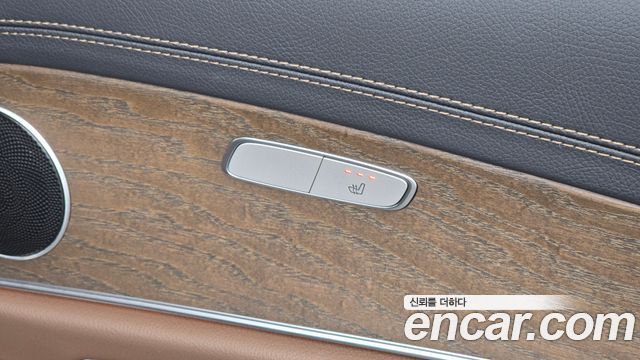 Mercedes-Benz E-Class 2022 — photo 23