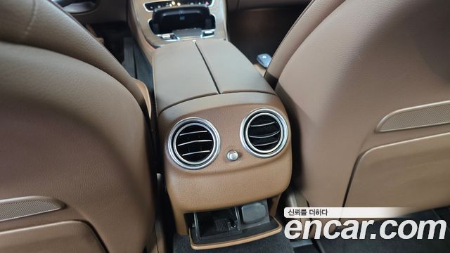 Mercedes-Benz E-Class 2022 — photo 31