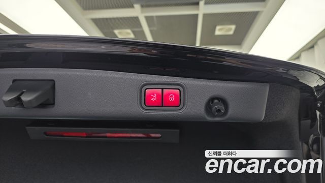 Mercedes-Benz E-Class 2022 — photo 32