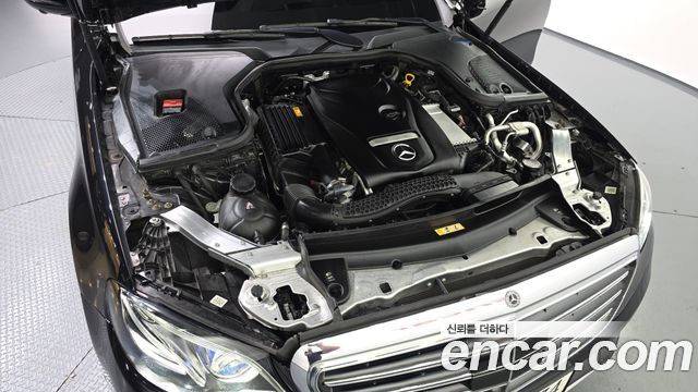 Mercedes-Benz E-Class 2020 — photo 6