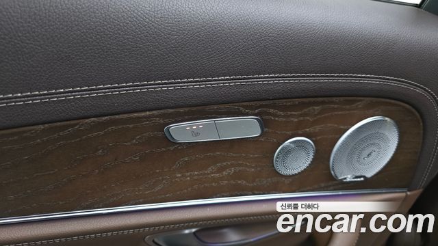 Mercedes-Benz E-Class 2020 — photo 24