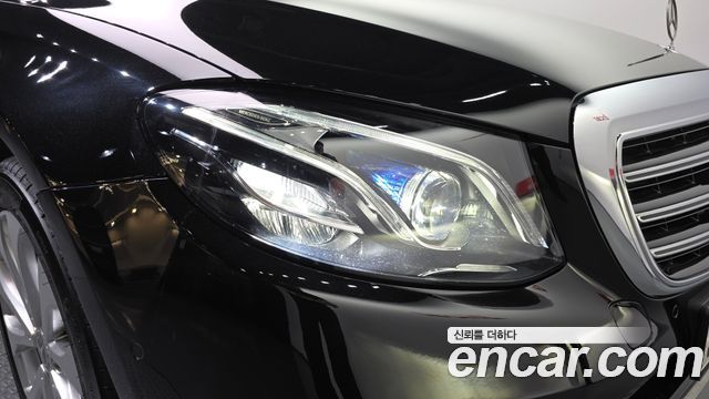 Mercedes-Benz E-Class 2020 — photo 8