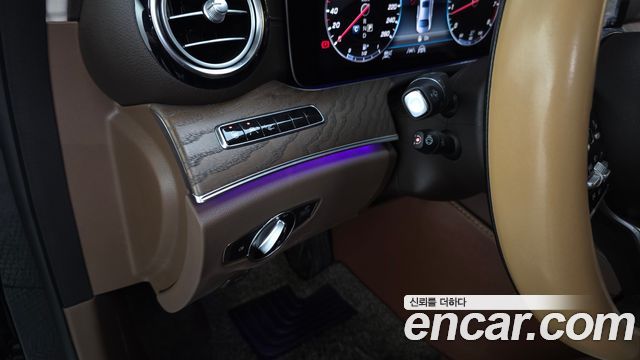 Mercedes-Benz E-Class 2020 — photo 27