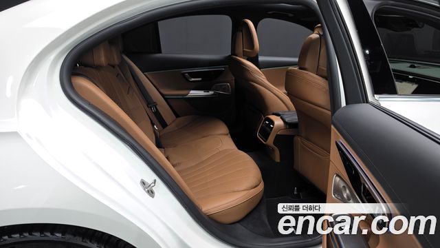 Mercedes-Benz E-Class 2026 — photo 17