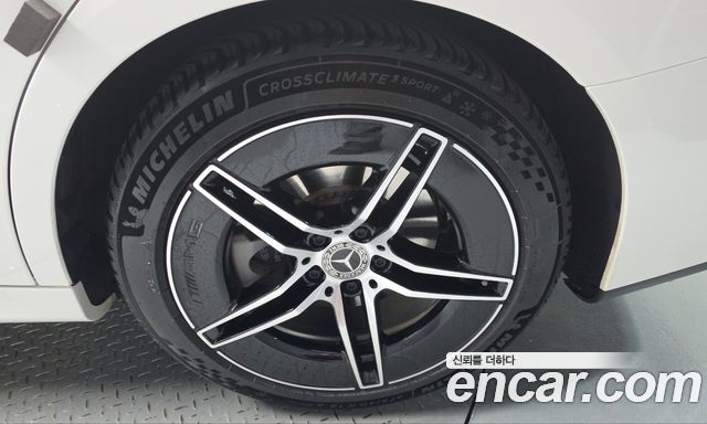 Mercedes-Benz E-Class 2026 — photo 7