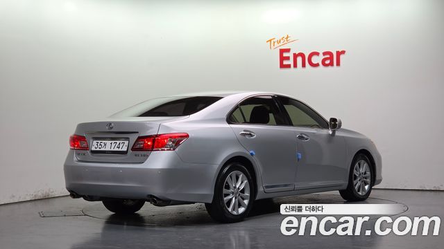 Lexus ES 2012 — photo 2