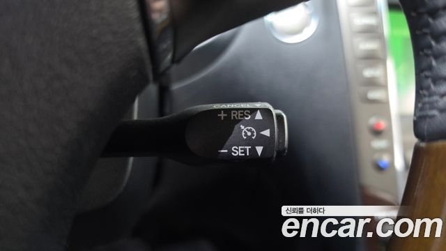 Lexus ES 2012 — photo 22