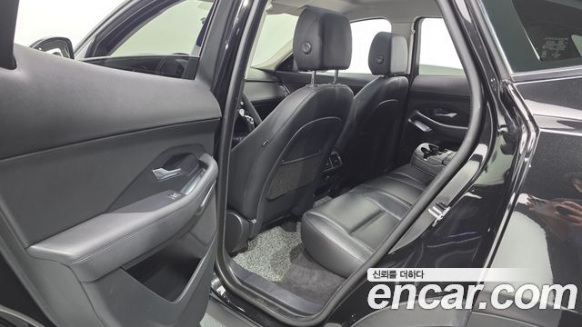 Jaguar E-PACE 2018 — photo 11