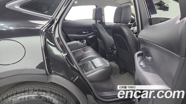 Jaguar E-PACE 2018 — photo 12