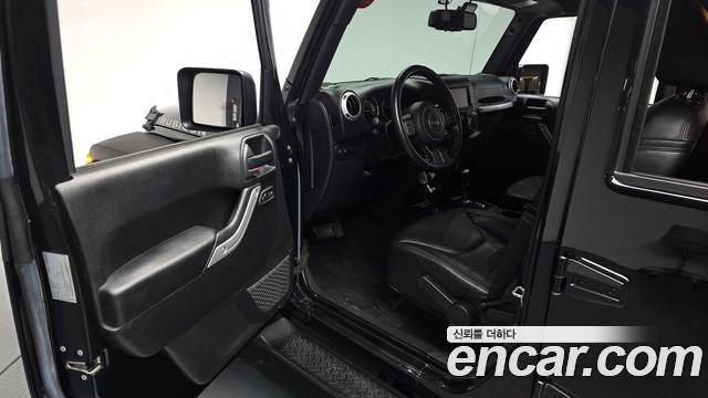 Jeep Wrangler 2017 — photo 13