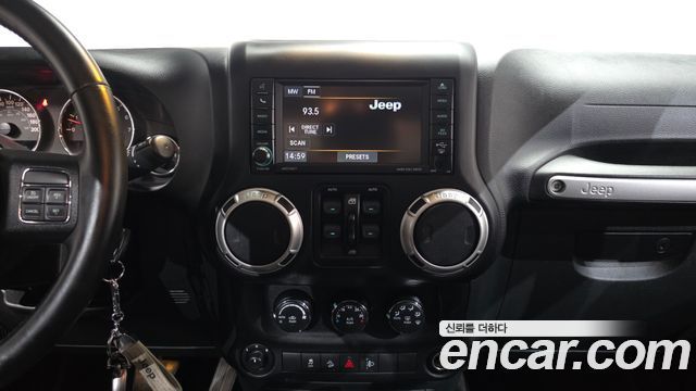 Jeep Wrangler 2017 — photo 20