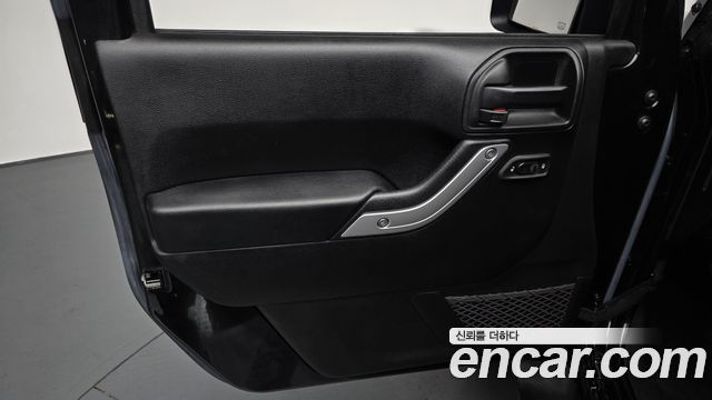 Jeep Wrangler 2017 — photo 14