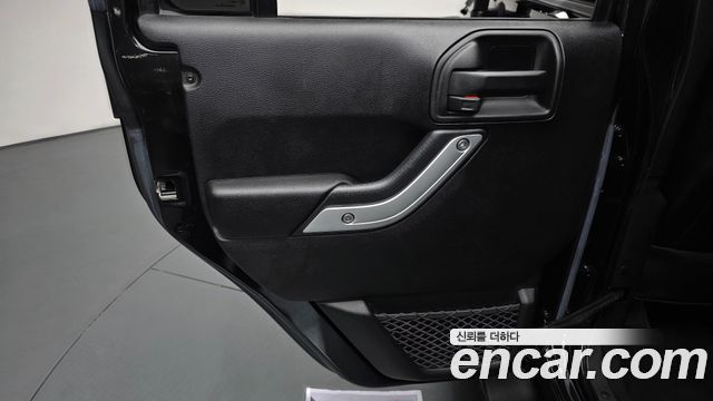 Jeep Wrangler 2017 — photo 15