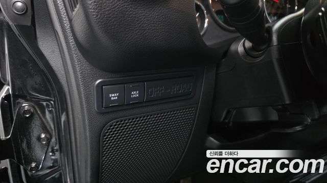 Jeep Wrangler 2017 — photo 28