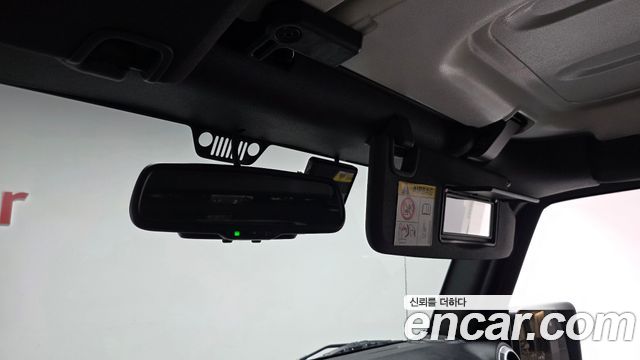 Jeep Wrangler 2017 — photo 30