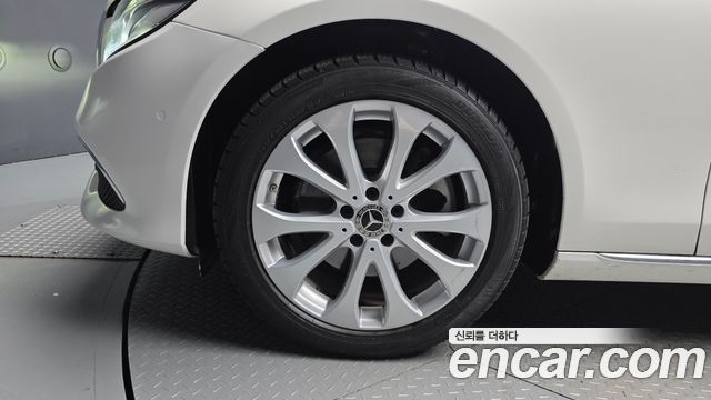 Mercedes-Benz E-Class 2018 — photo 5