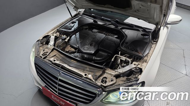 Mercedes-Benz E-Class 2018 — photo 6