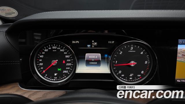 Mercedes-Benz E-Class 2018 — photo 8