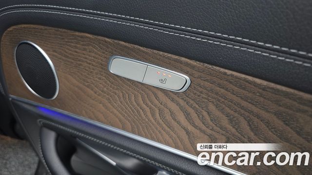 Mercedes-Benz E-Class 2018 — photo 19