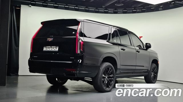 Cadillac Escalade 2024 — photo 2