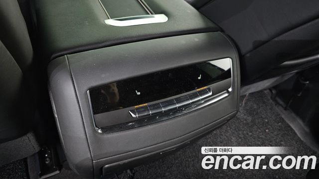 Cadillac Escalade 2024 — photo 18