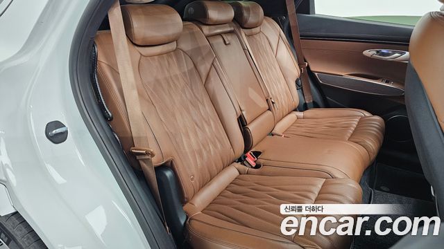 Genesis GV70 2021 — photo 17