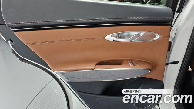 Genesis GV70 2021 — photo 15