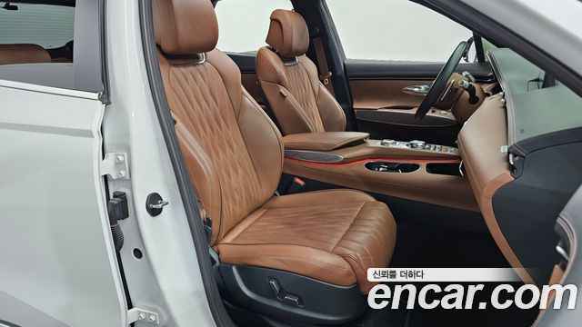 Genesis GV70 2021 — photo 16